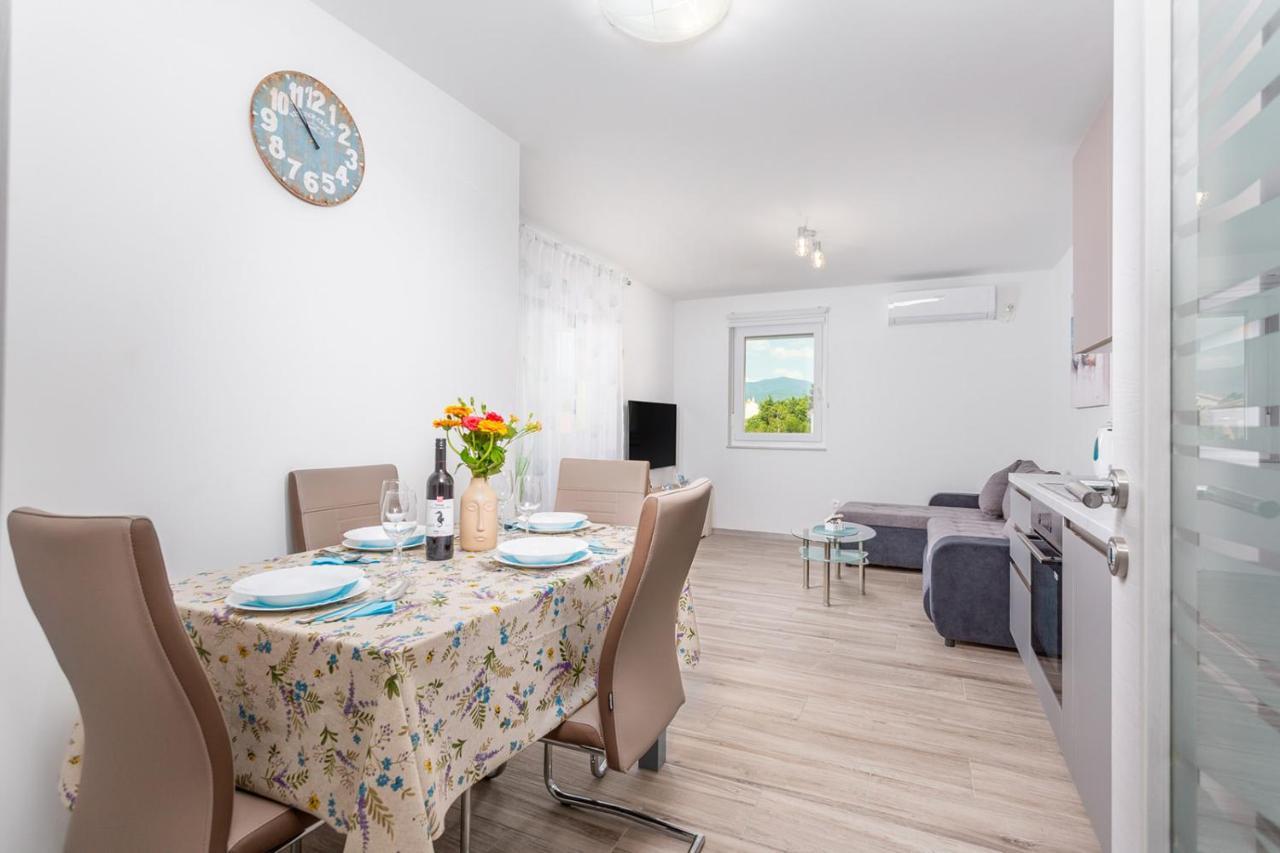רייקה Kvarner Bay - Apartments 2 & 4 מראה חיצוני תמונה