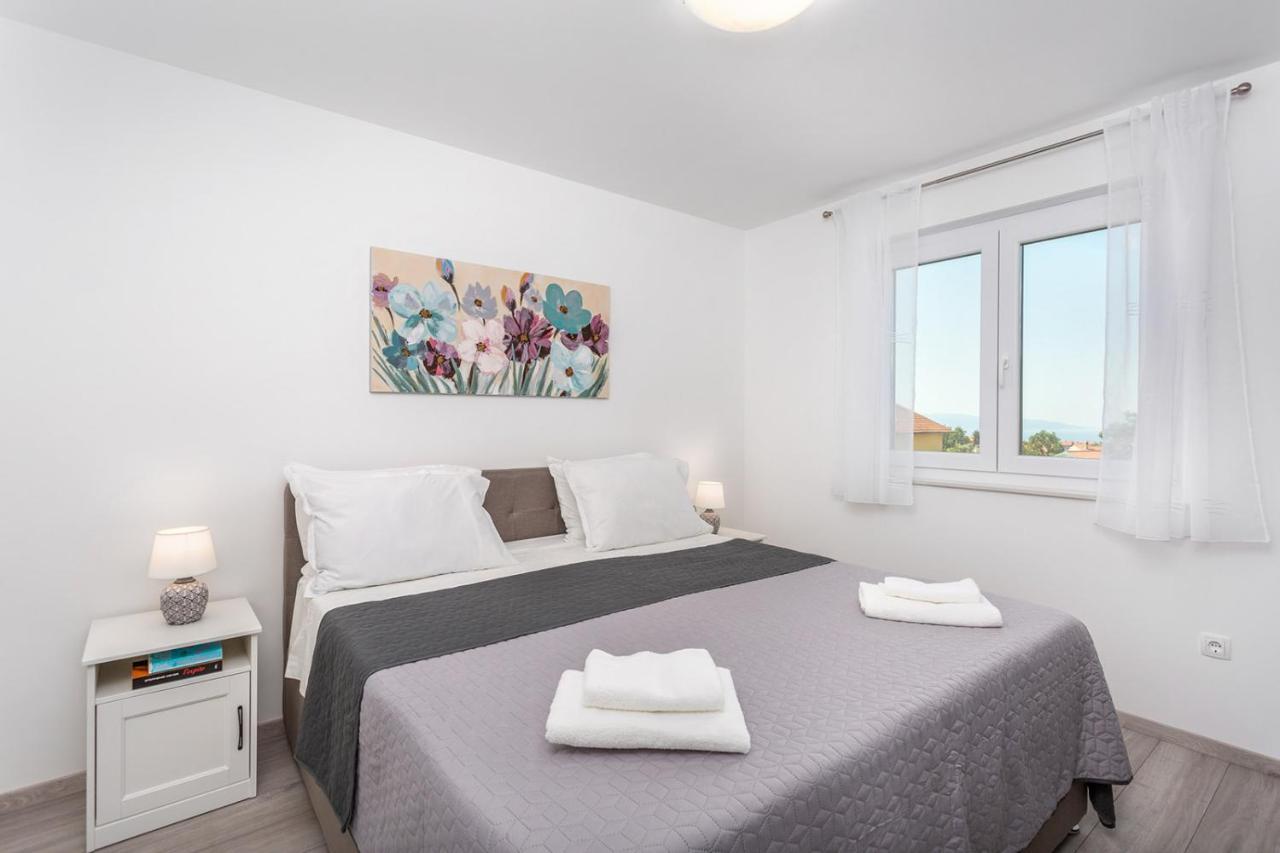 רייקה Kvarner Bay - Apartments 2 & 4 מראה חיצוני תמונה